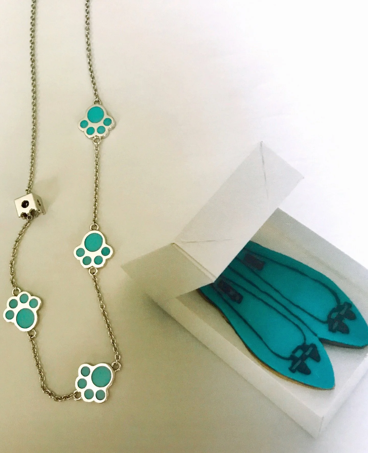 Time to add some colors to our life 🐾🩵