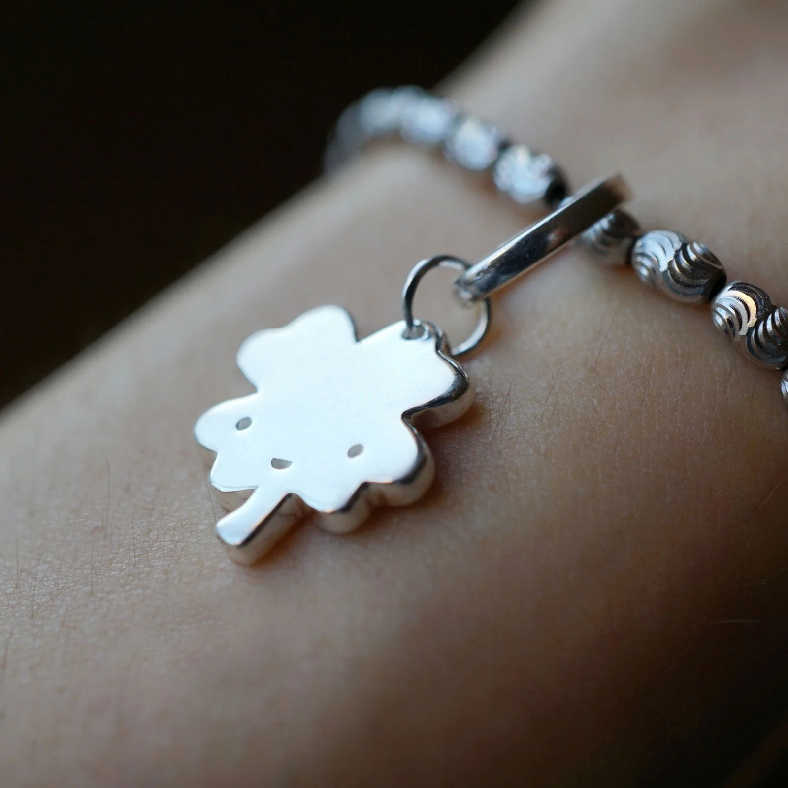 Legend goes that when Eve had to leave paradise she took a four-leaf clover along for good luck. If you possess one, no evil can harm you. Each of the four leaves is believed to symbolize Faith, Hope, Love and Luck 🍀