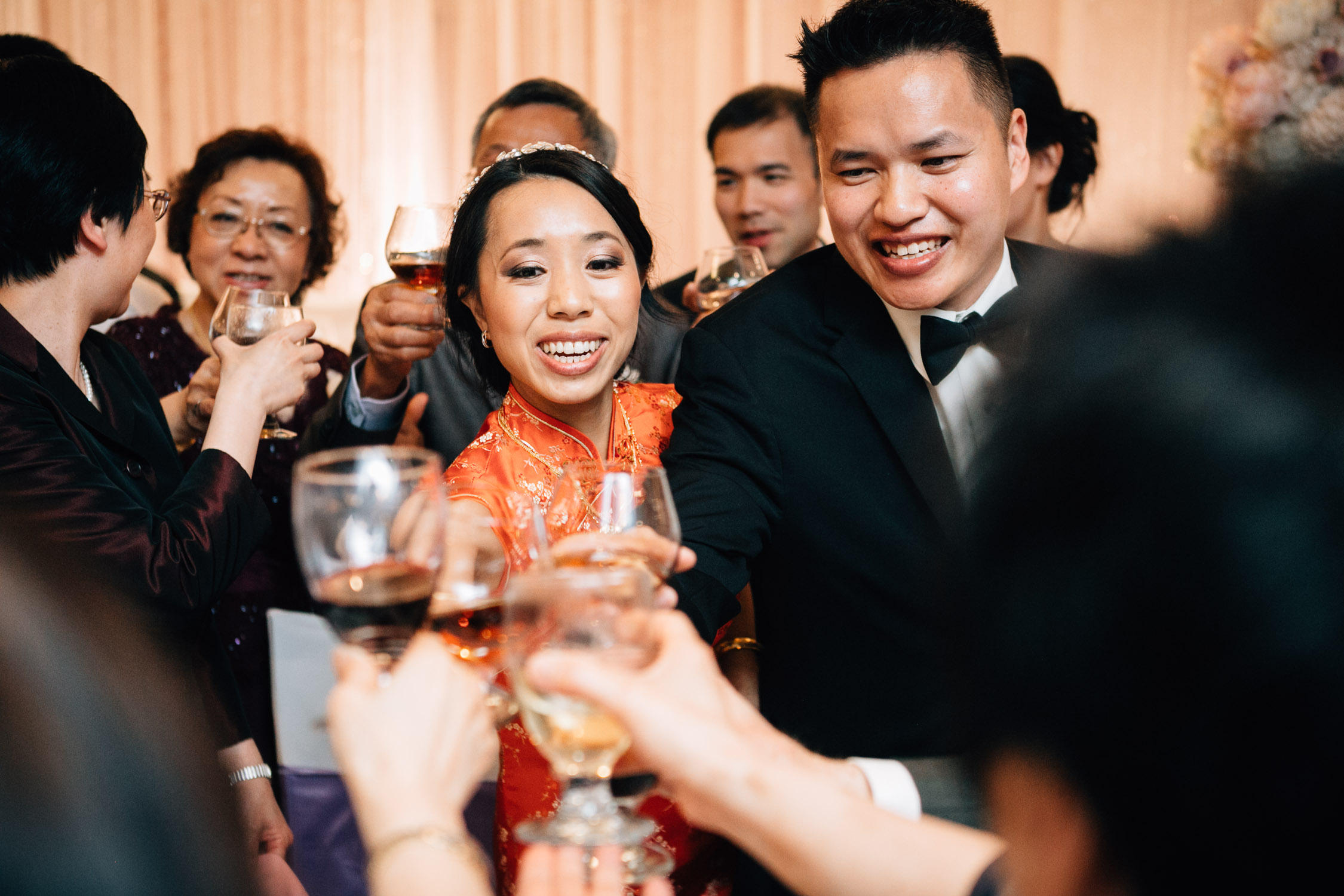 table toasting vancouver wedding reception sun sui wah