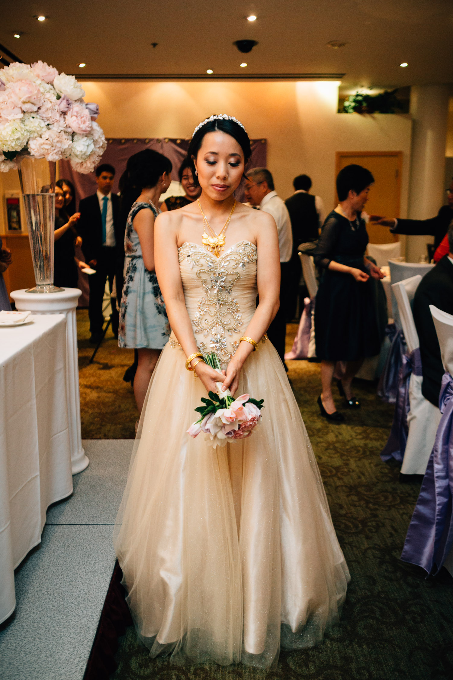 bouquet toss bride vancouver wedding reception sun sui wah