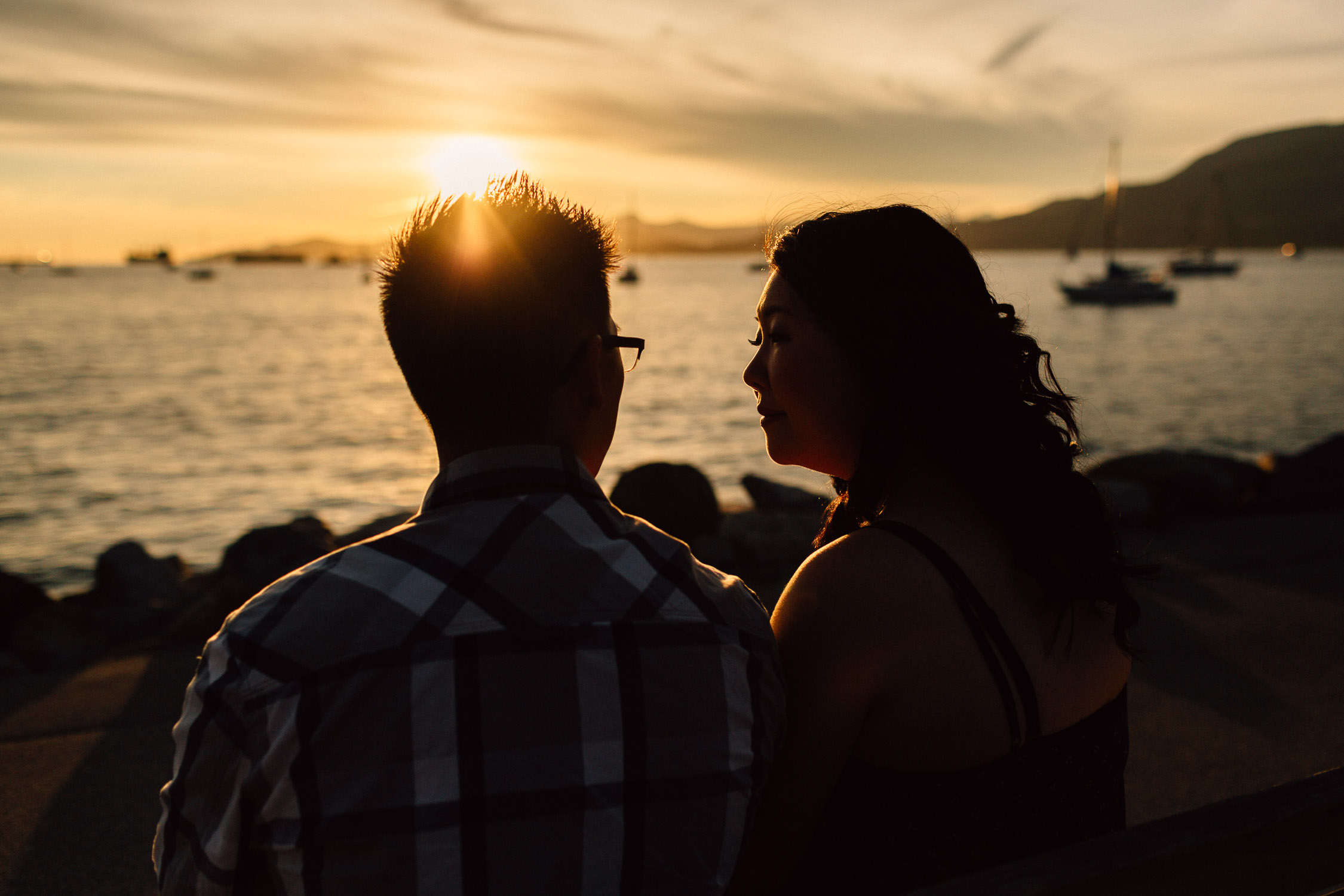 vancouver sunset engagement photography at vanier park