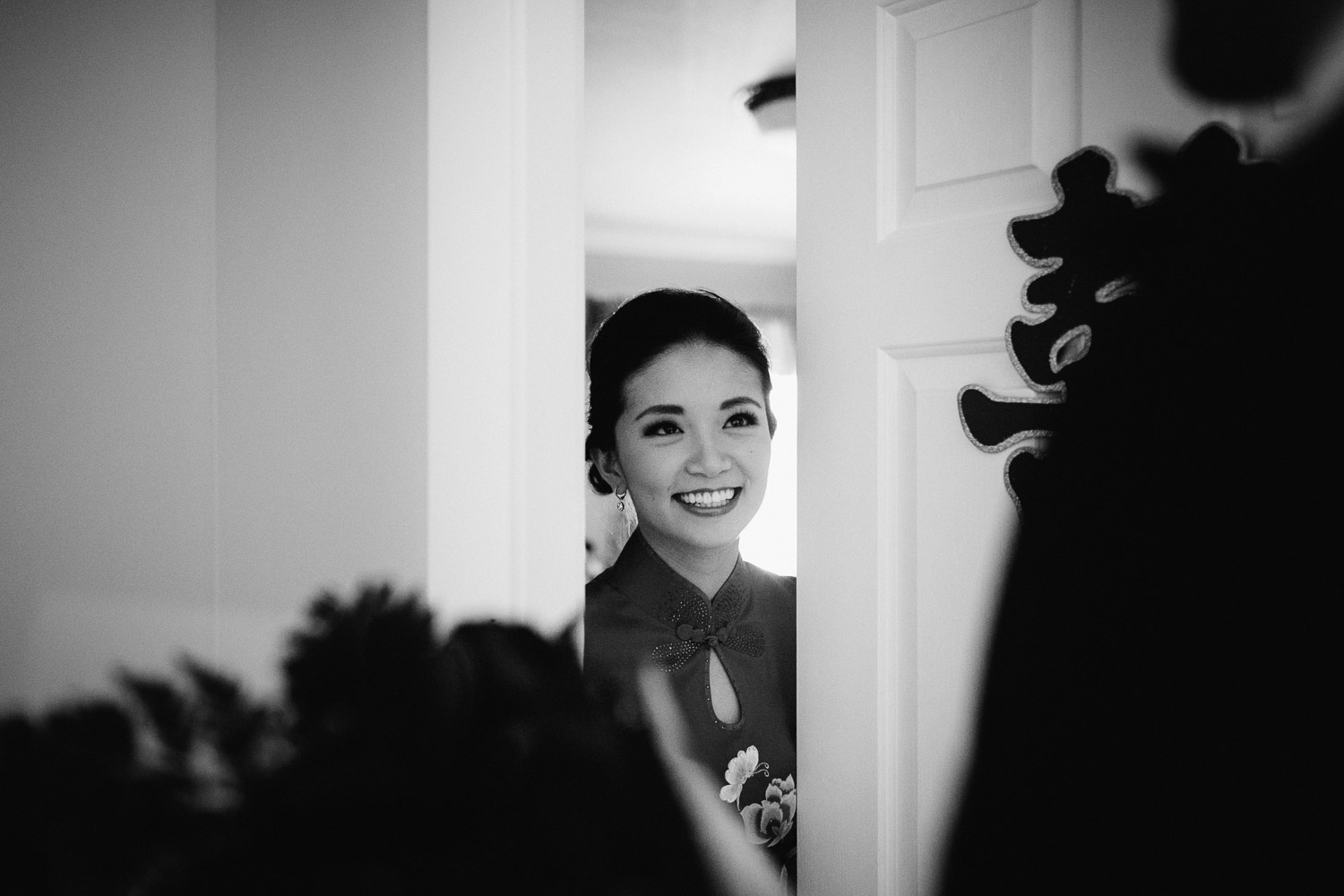 chinese door games bride and groom vancouver wedding photographer