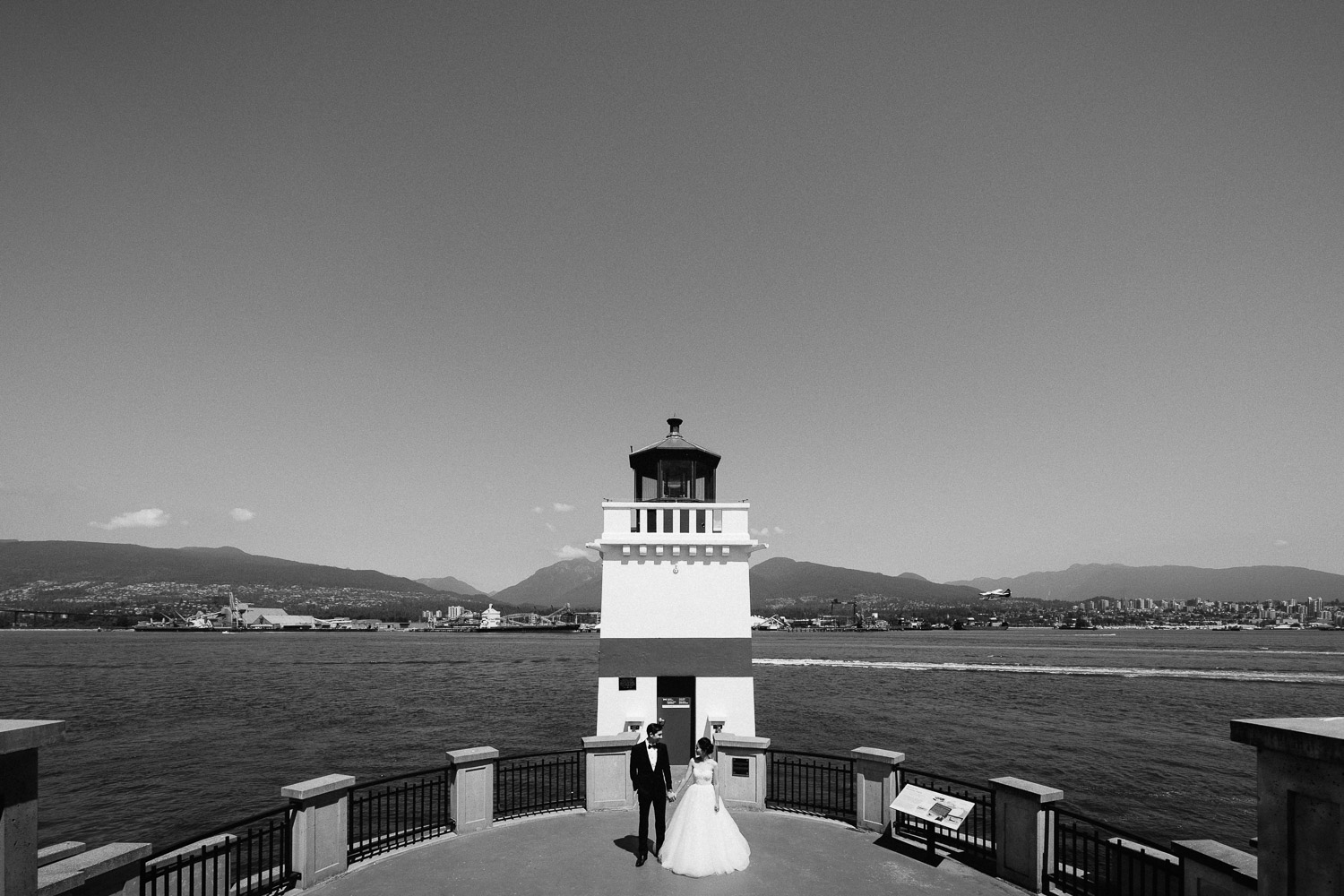 vancouver wedding photography in stanley park portrait
