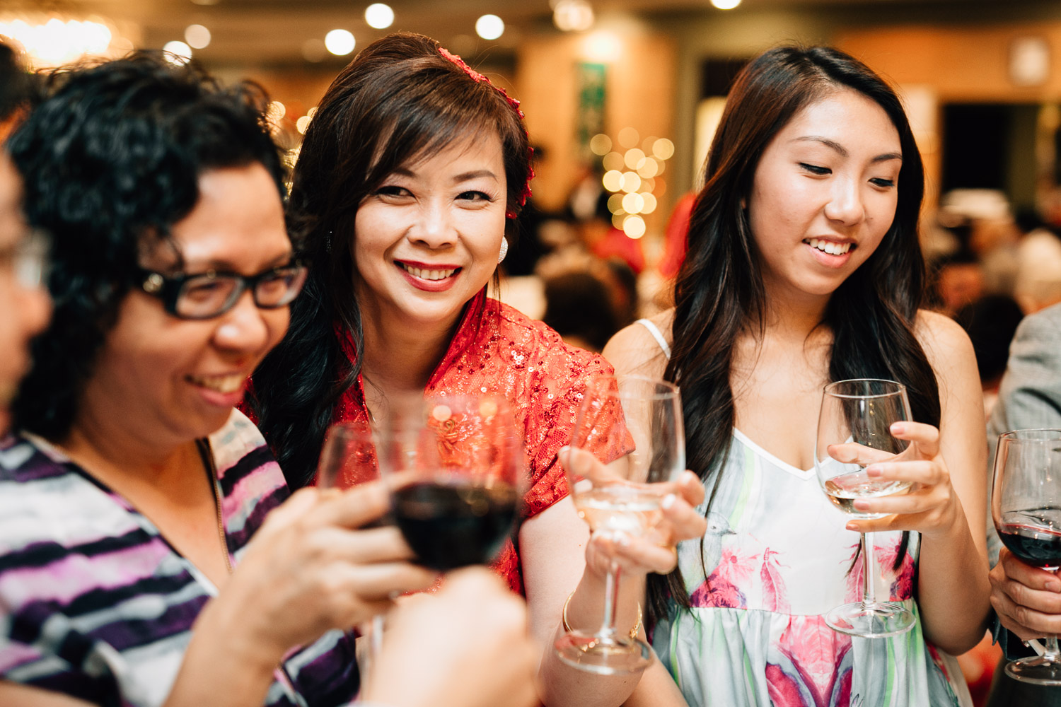 the jade seafood restaurant richmond wedding photographer reception table toasting