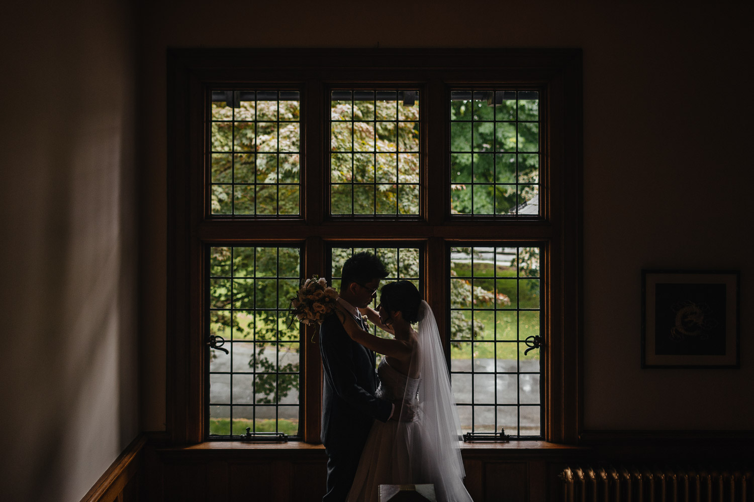 rainy day wedding photography at brockhouse restaurant in vancouver bc