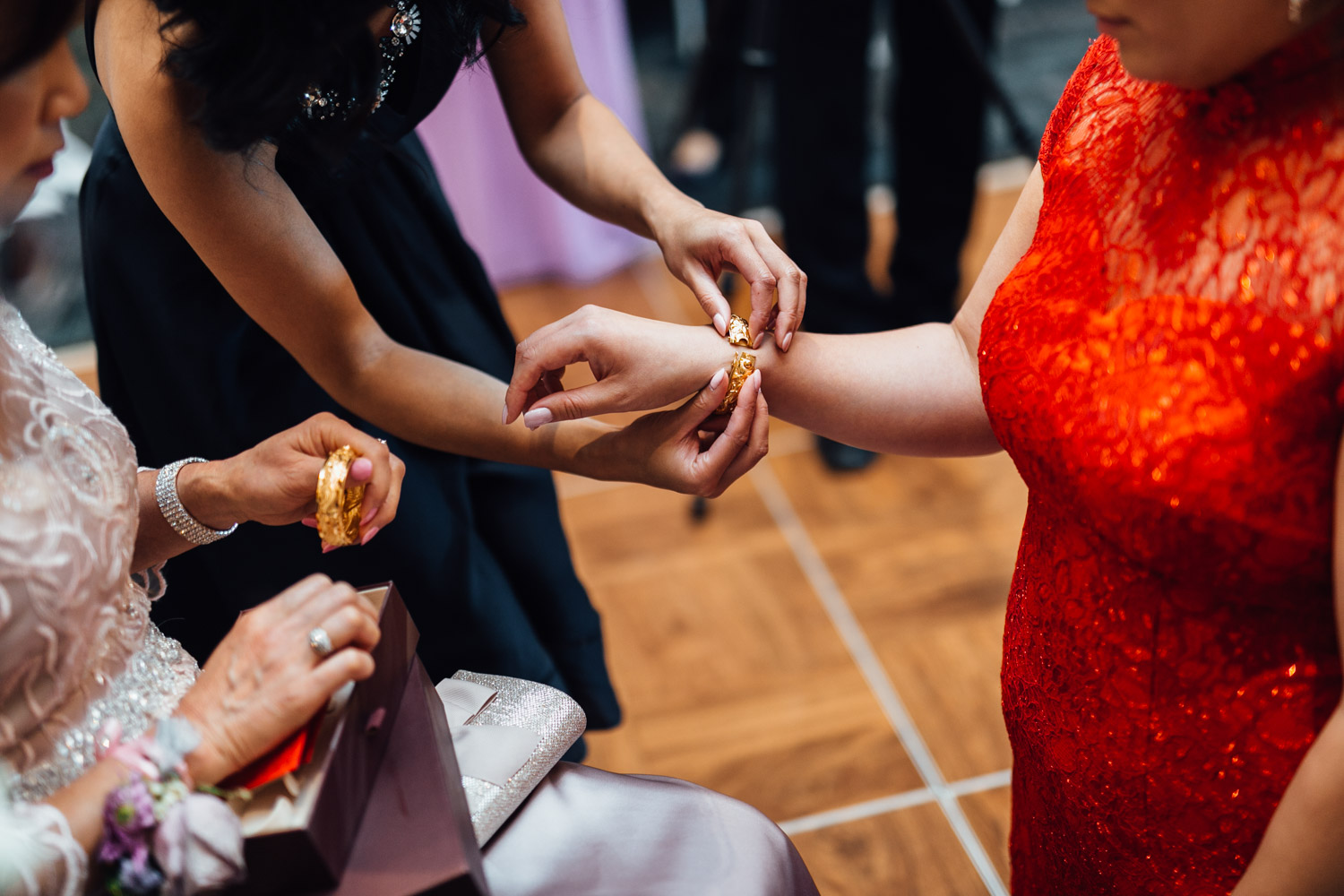 chinese tea ceremony in north vancouver at pinnacle at the pier wedding