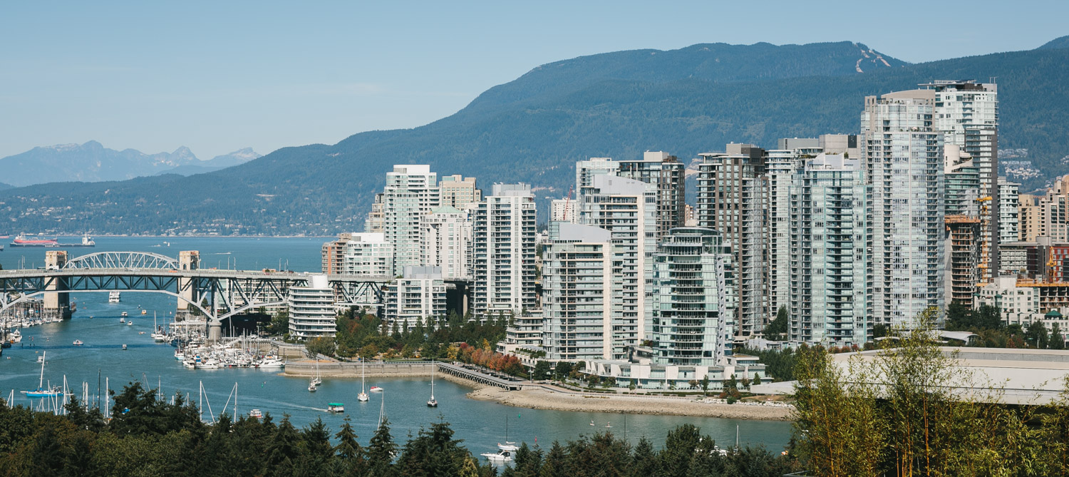 vancouver wedding photography at holiday inn view