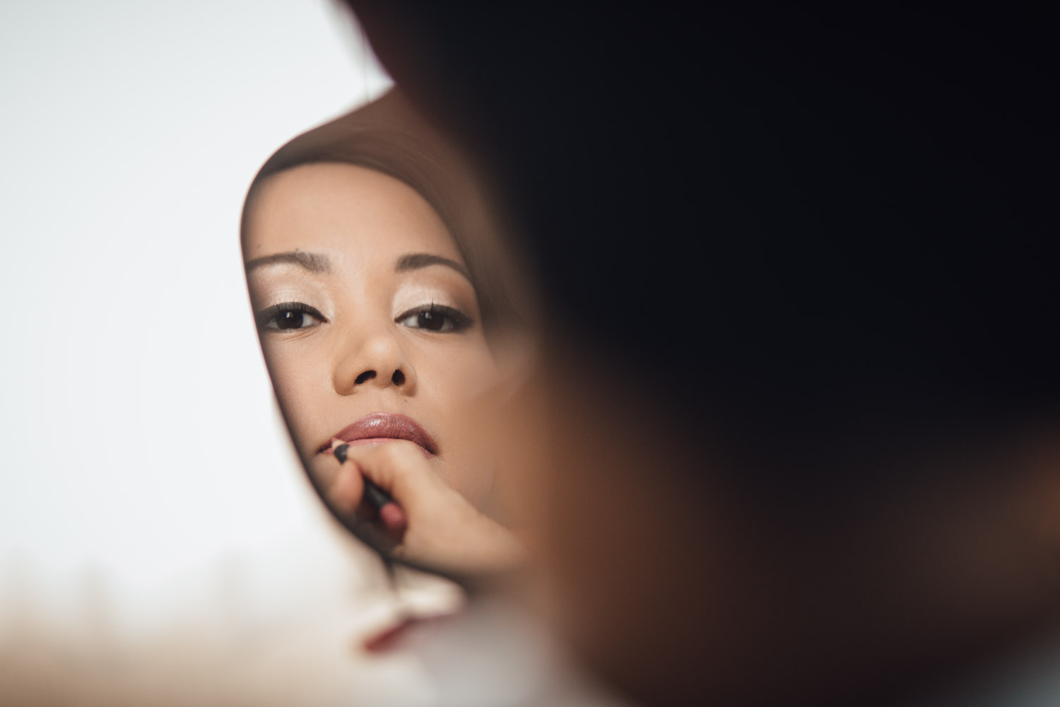 bride getting ready filipino wedding holiday inn vancouver bc