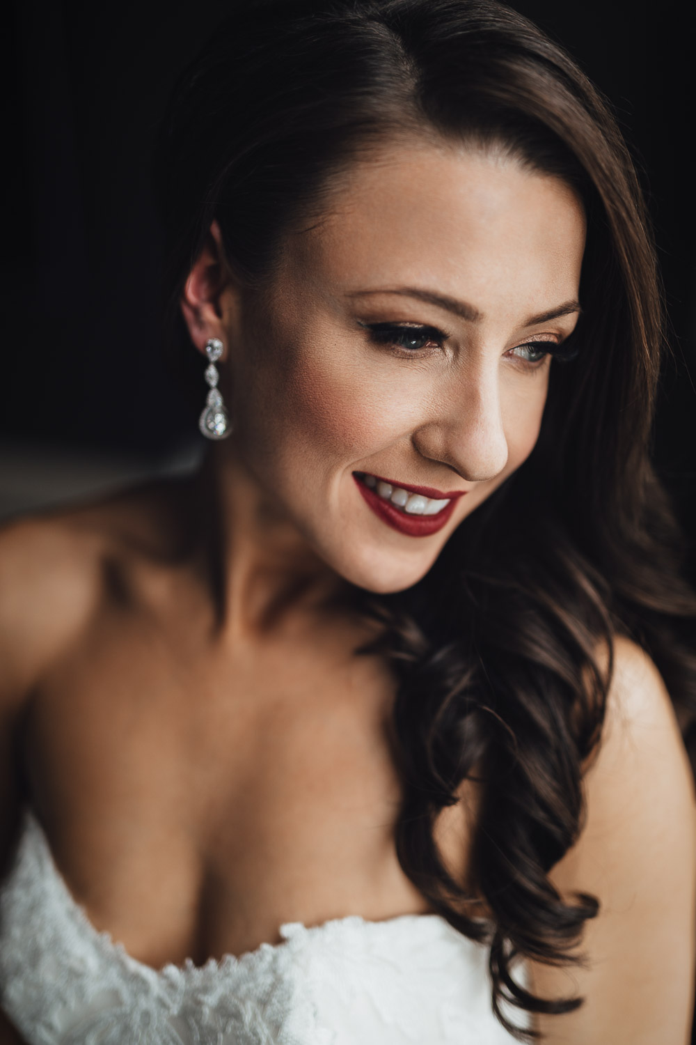 bride portrait in burnaby delta hotel wedding photography