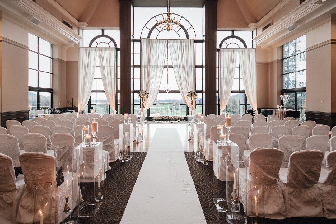 wedding ceremony decor at swaneset pitt meadows photography