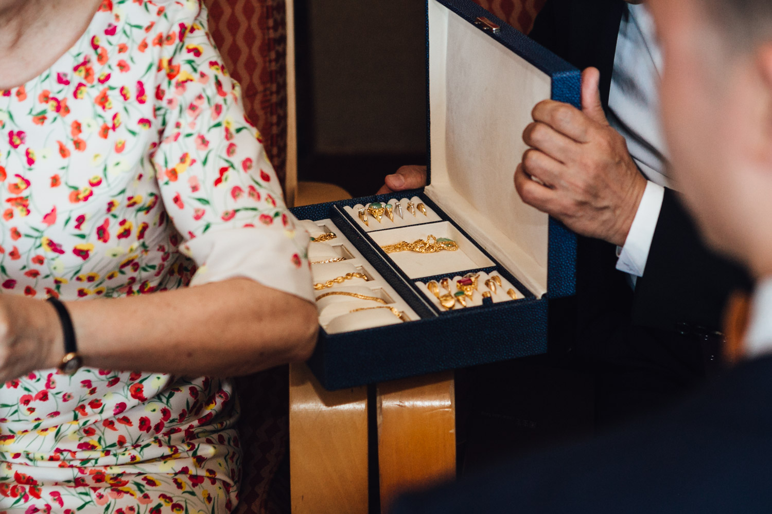 richmond wedding photographer chinese tea ceremony at river rock hotel
