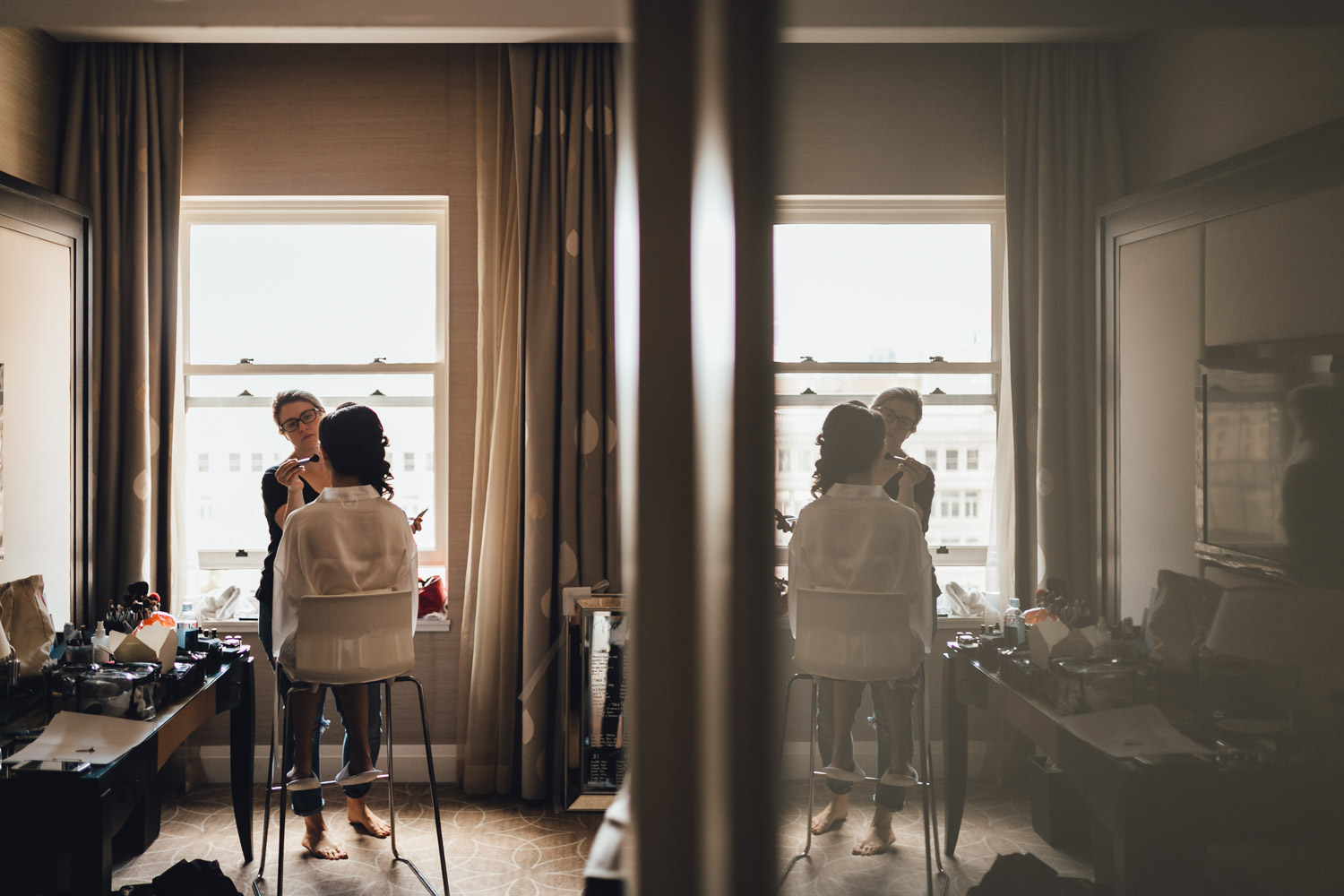 vancouver wedding photographer at rosewood hotel georgia bride getting ready