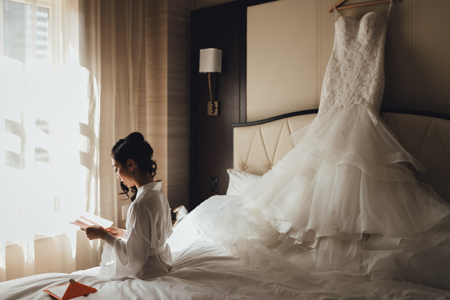 vancouver wedding photographer at rosewood hotel georgia