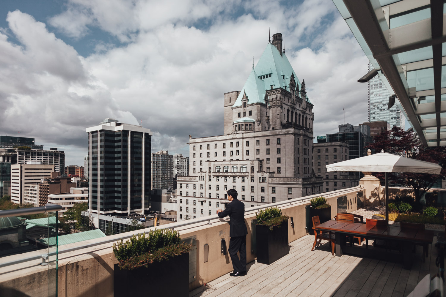 rosewood hotel georgia vancouver wedding photography first look terrace