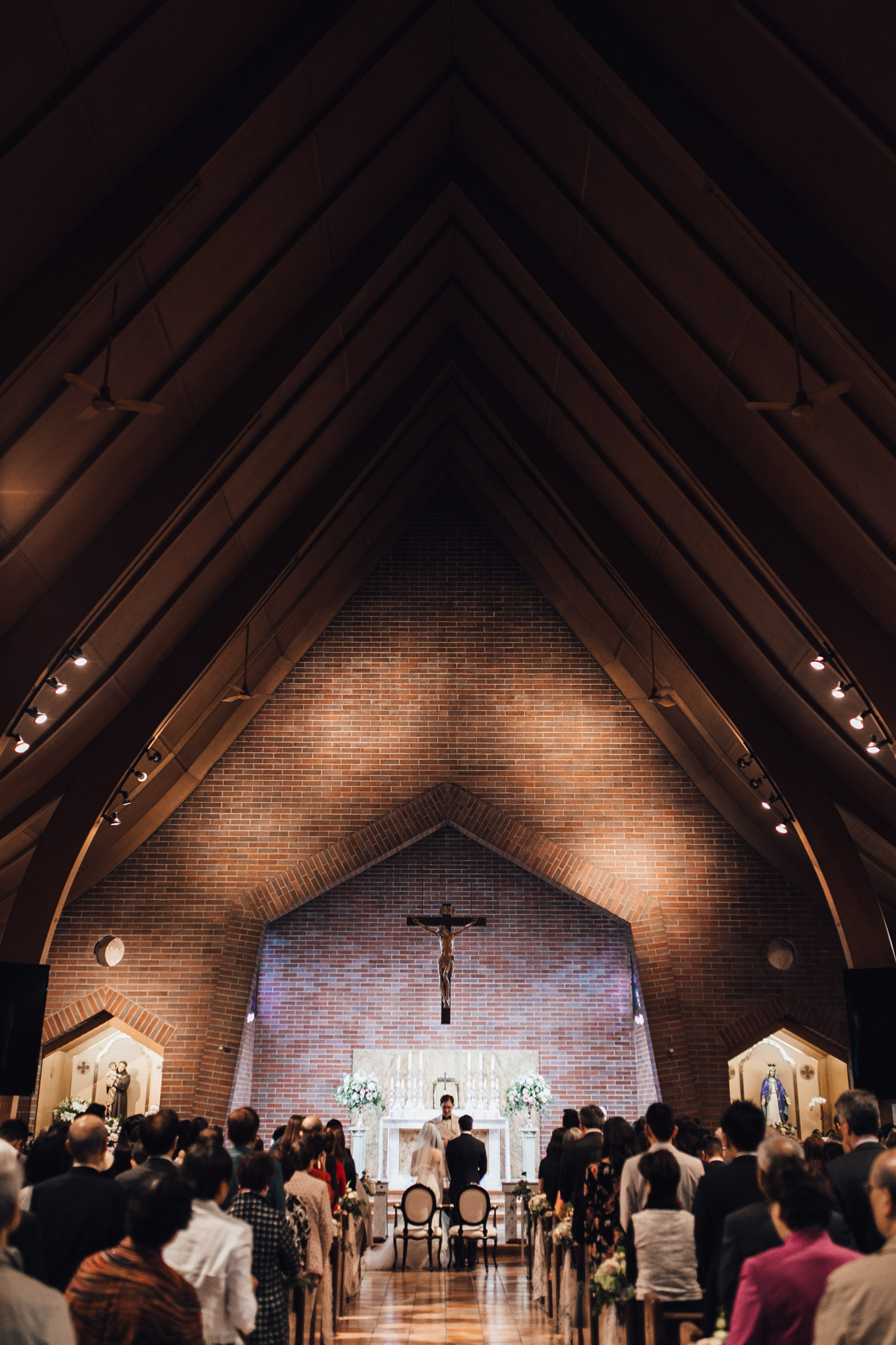 Vancouver wedding photography ceremony at st. anthony's parish