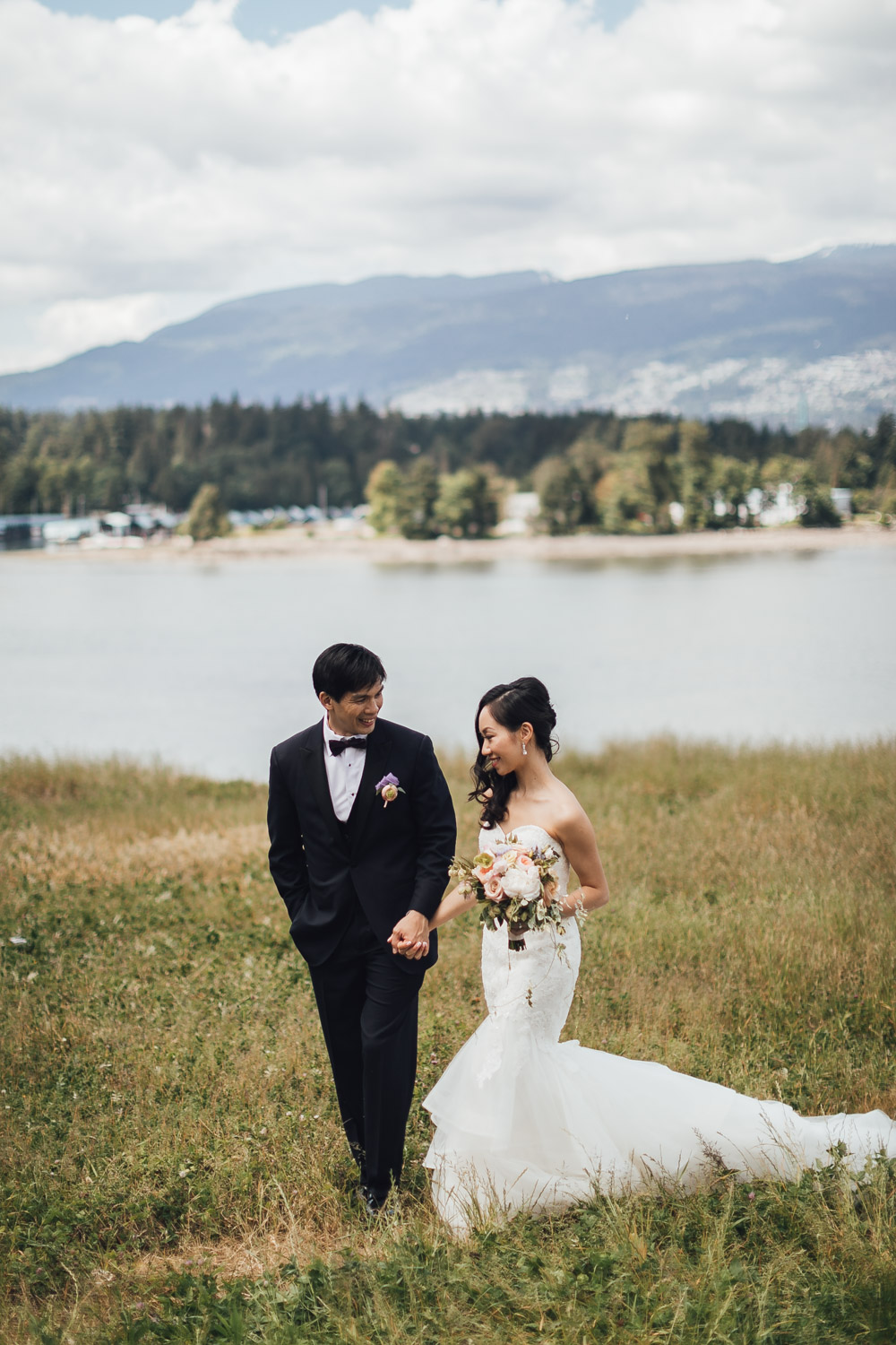 vancouver wedding photography at coal harbour bride groom portraits