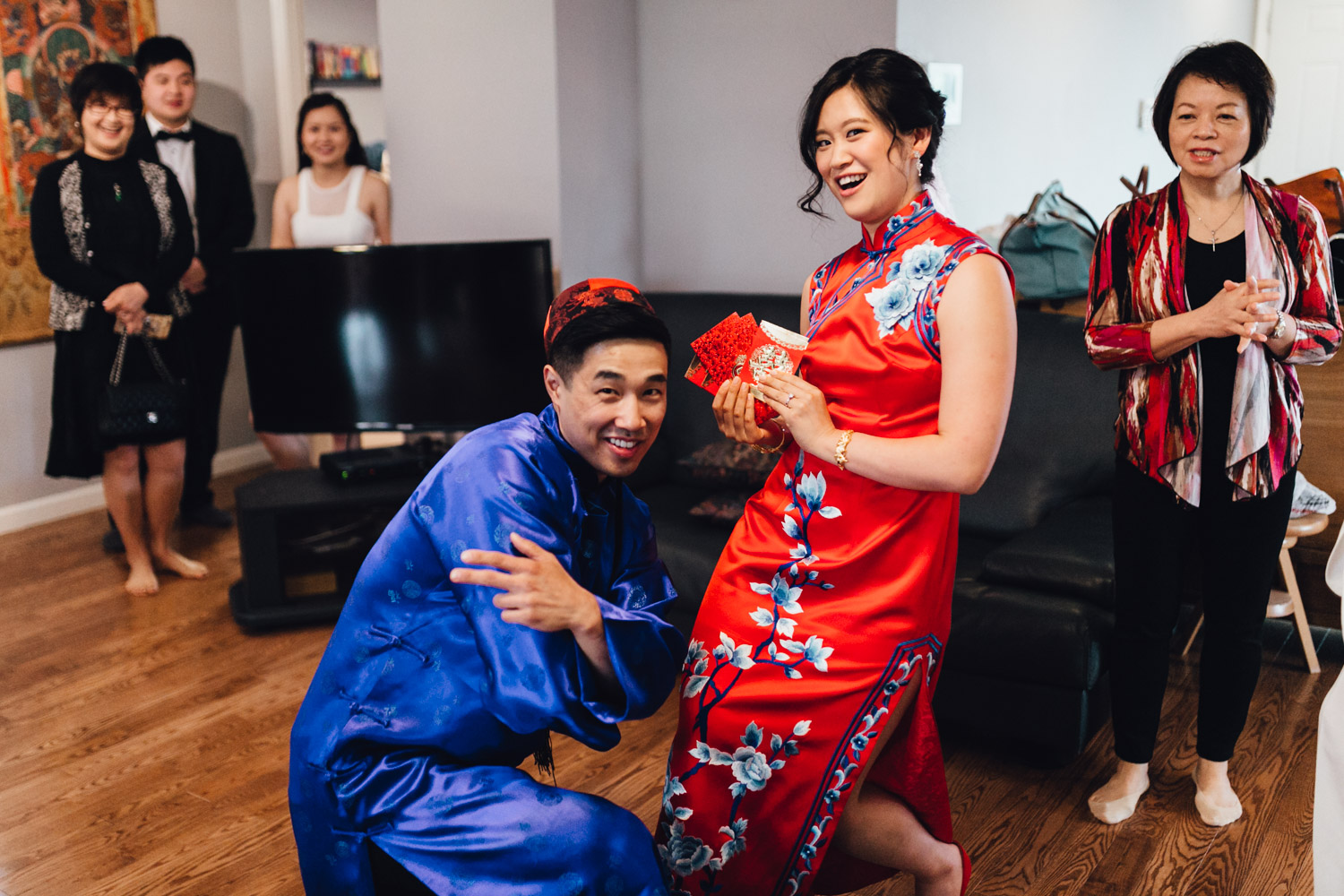 chinese tea ceremony tradition wedding photography in vancouver bc