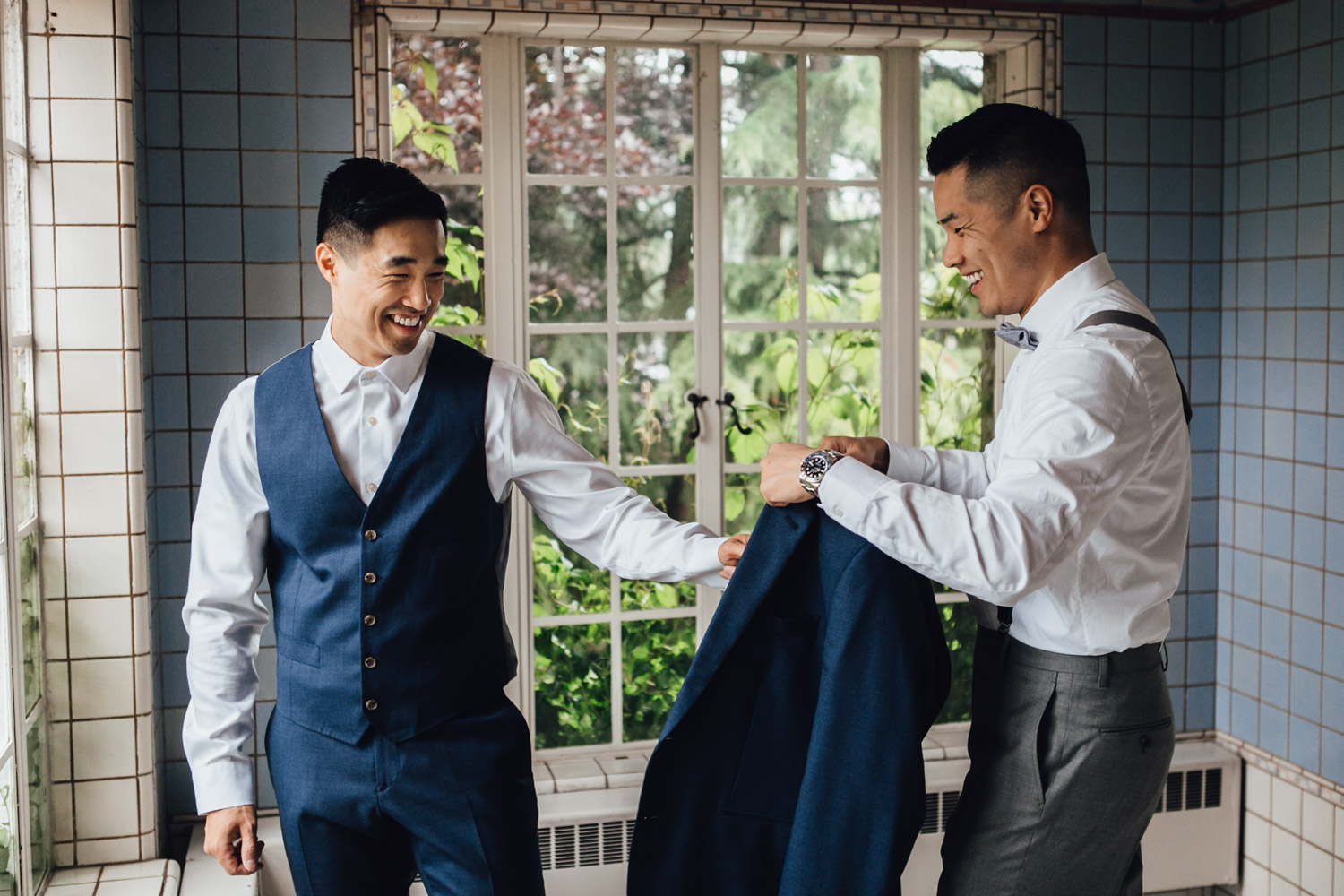 groom getting ready at university women's club of vancouver wedding photographer