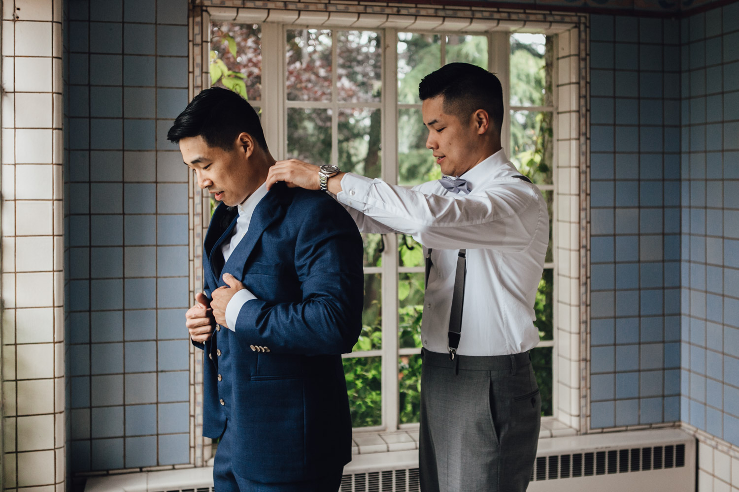 groom getting ready at university women's club of vancouver wedding photographer