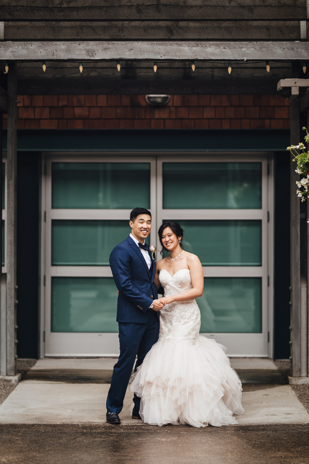 bridal-party-rain-wedding-photographydeer-lake-park-burnaby