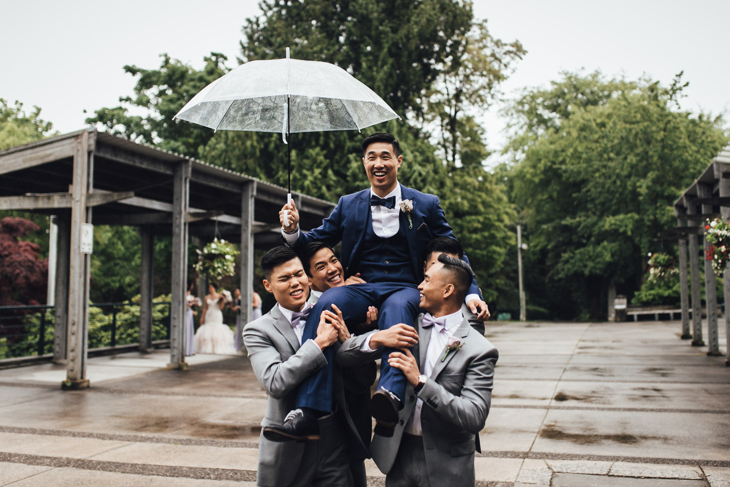 bridal-party-rain-wedding-photographydeer-lake-park-burnaby