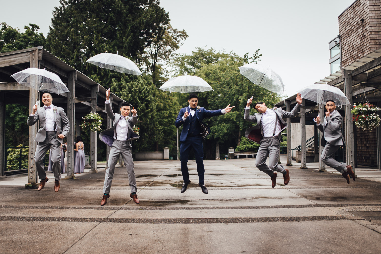 bridal-party-rain-wedding-photographydeer-lake-park-burnaby