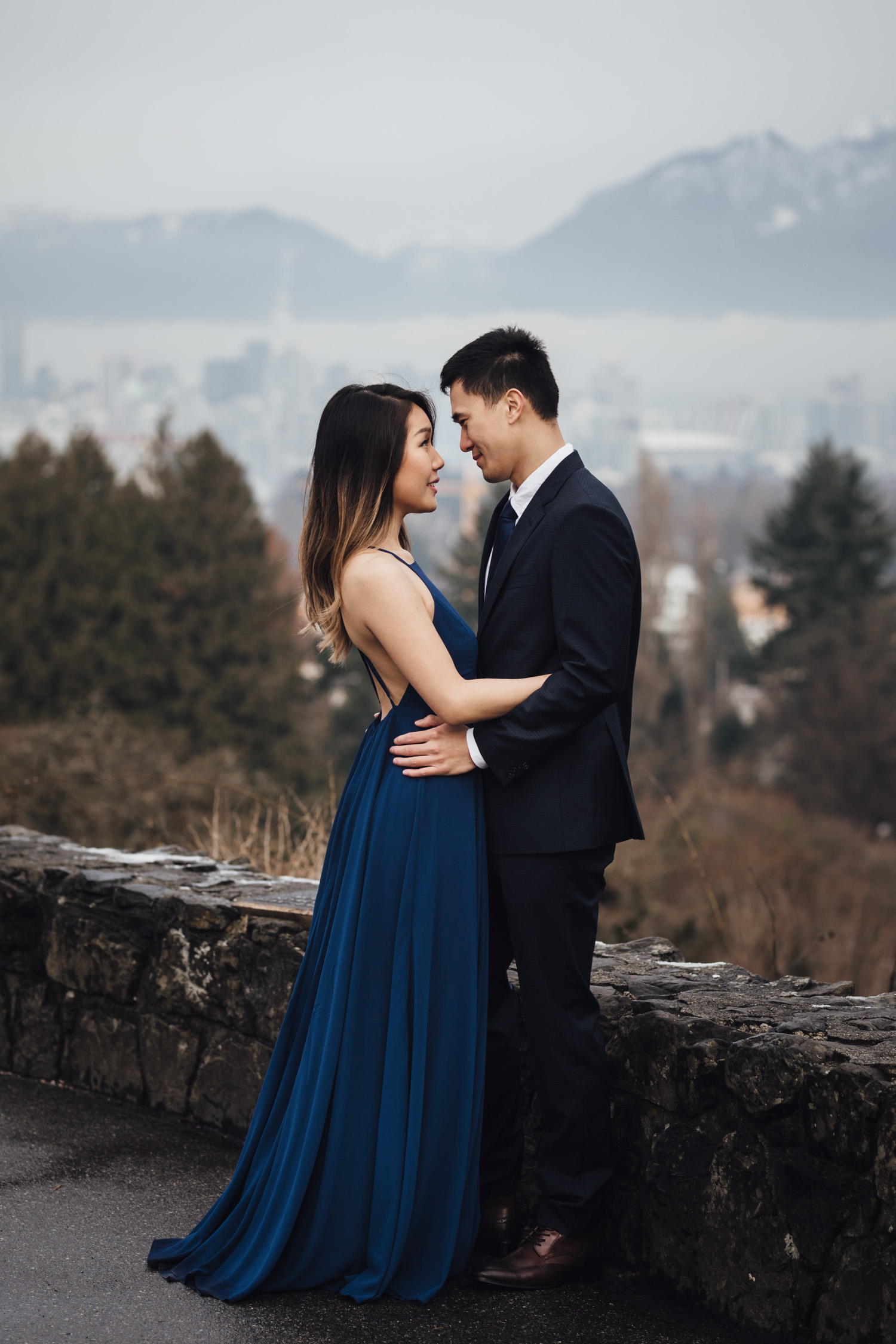 vancouver engagement photography winter snow queen elizabeth park bc