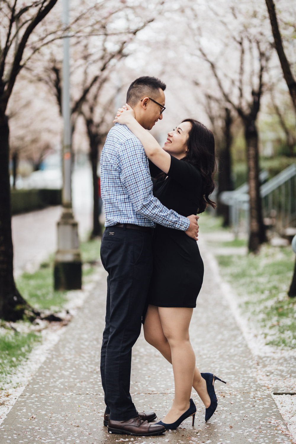 vancouver engagement photography cherry blossoms