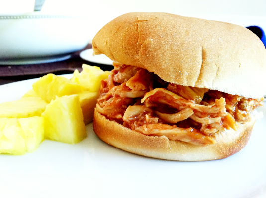 BBQ pulled chicken sandwiches | hello, sweetie!