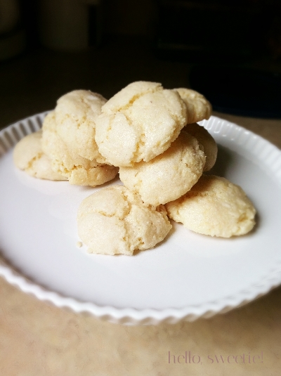 soft almond cookies | hello, sweetie!