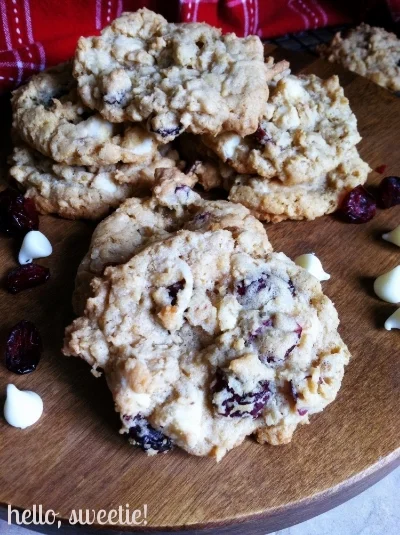 white chocolate &amp; cranberry oatmeal coconut cookies