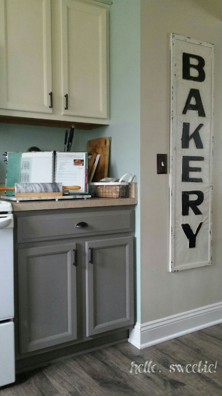 cabinets complete! "old white" uppers, "French linen" lowers
