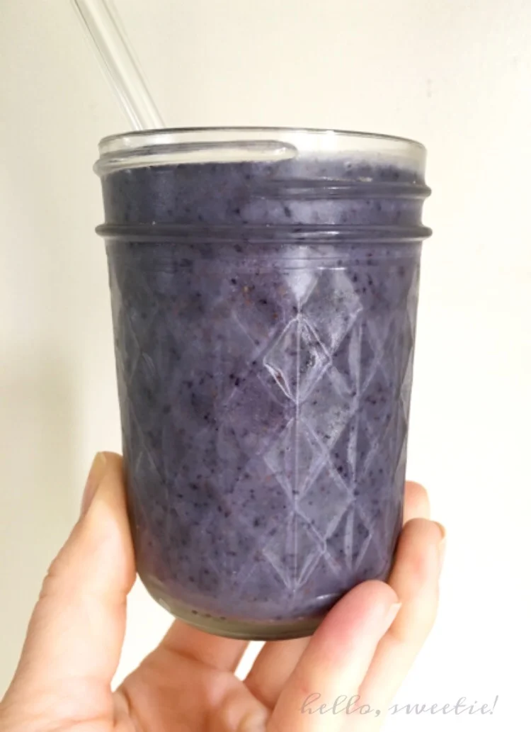 Wild Blueberry, Banana & Almond Smoothie 