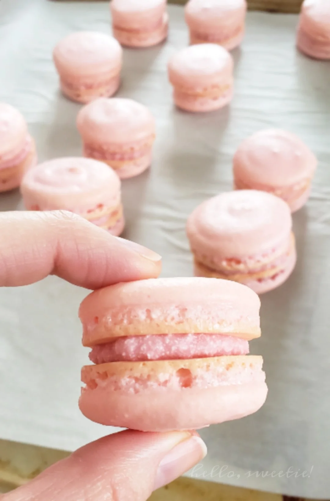raspberry macarons 