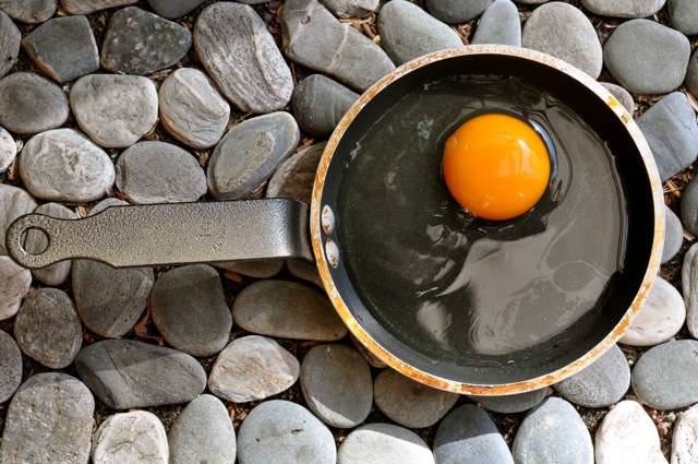 Cooking eggs naturally
