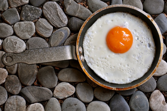 Cooking eggs naturally