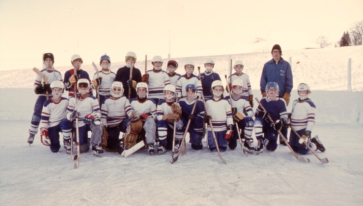 Vintage Sports Pictures  Ice hockey, Hockey teams, Hockey