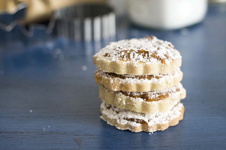 I made some more traditionally shaped alfajores as well.
