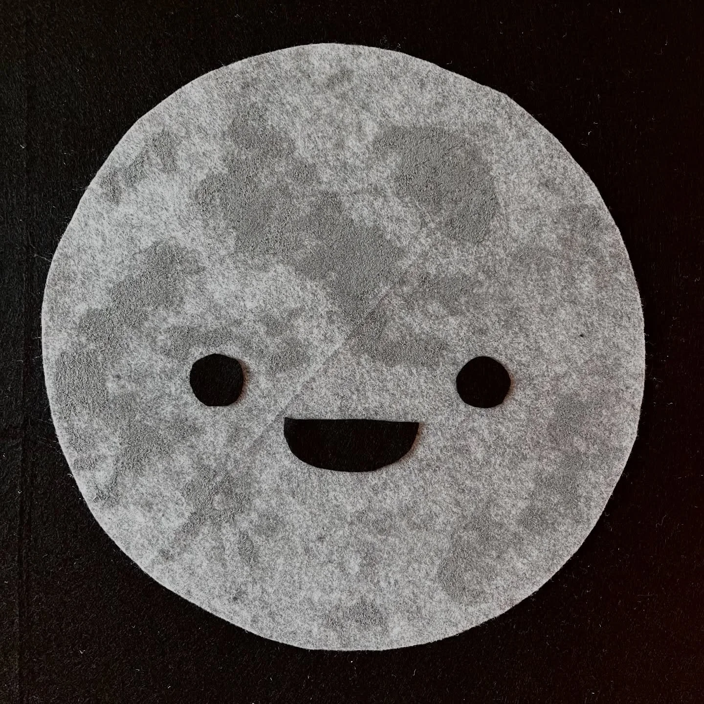 I have a new helper for school visits. She has a fold in her face. And she gives out prizes. #authorvisits #schoolvisits @hownowbooking