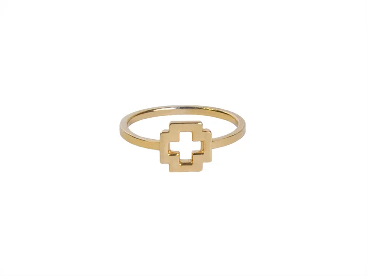 Petite Plus Ring in yellow gold