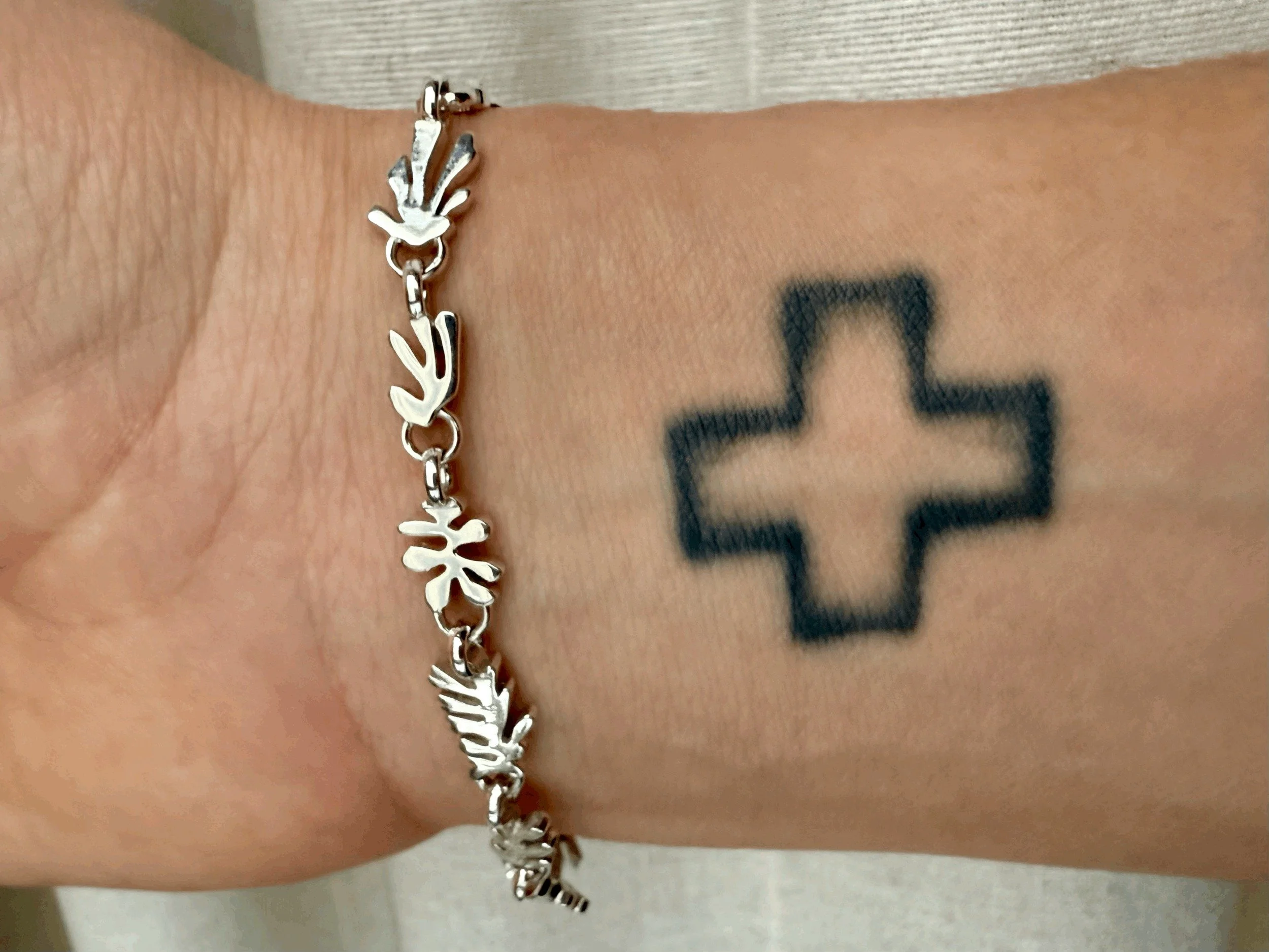 wear-matisse-wrist.jpg