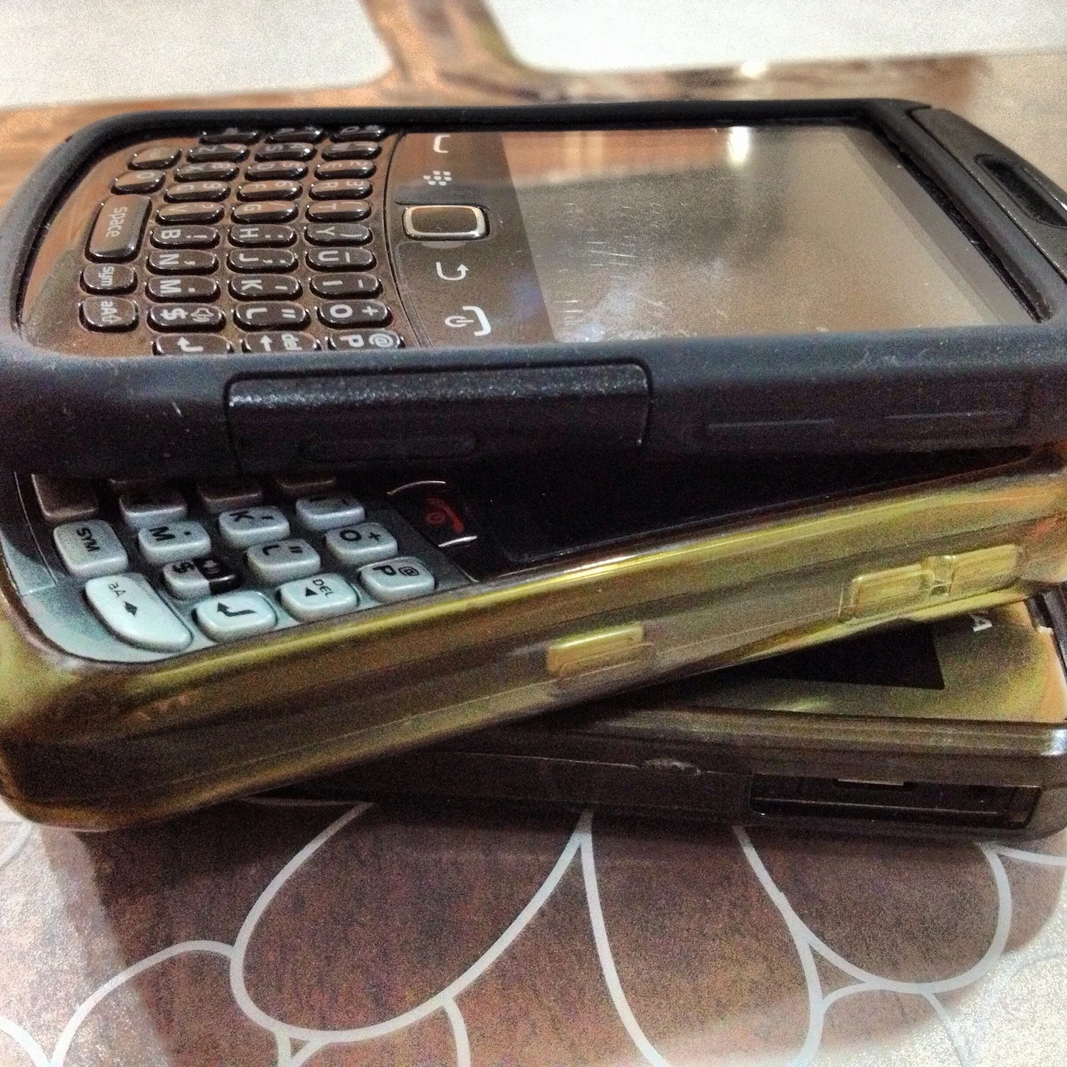 It is estimated that some 27.5 million Filipinos have cell phones and that nearly 87% of them actively use social media.