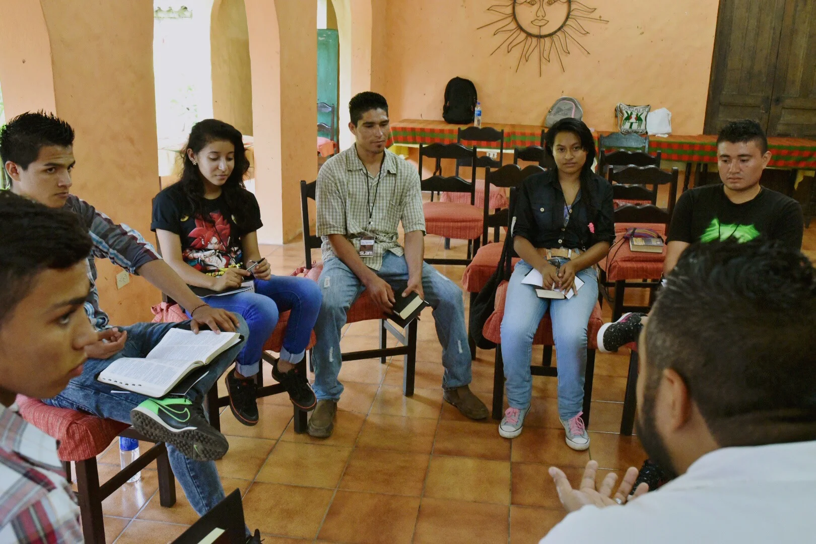 Rafael Reyes leads a discussion with the youth on what it looks like practically to be salt and light in their society and the challenges that they face in doing so. 