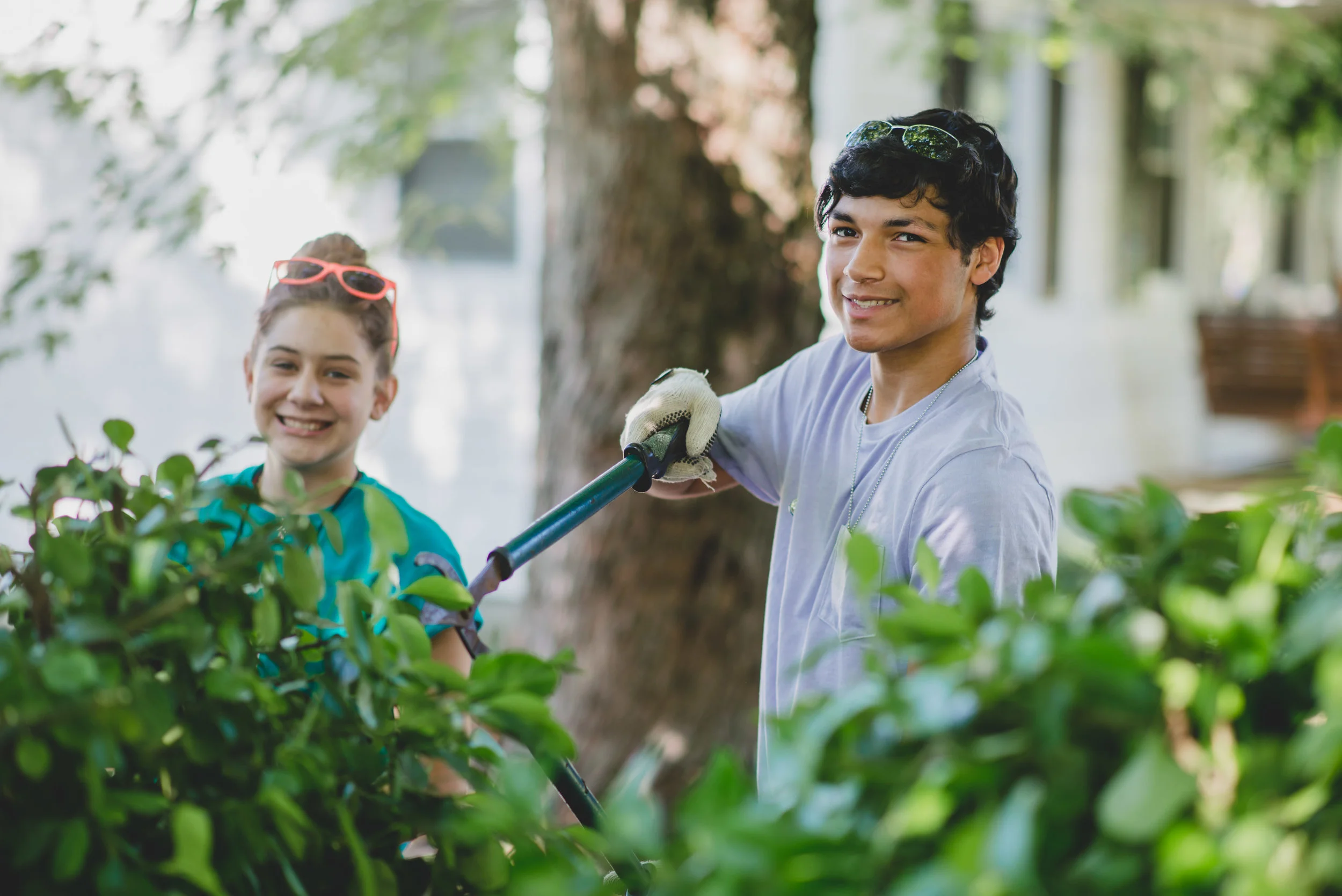 This summer, Students Living a Mission (SLAM) facilitated service weeks for over 700 youth from around the United States. The summer's theme, " Pu-Cho-Werk-N " (Put your work in, 2 Tim. 2) taught students the values of hard work and service in their effort to please the LORD. 