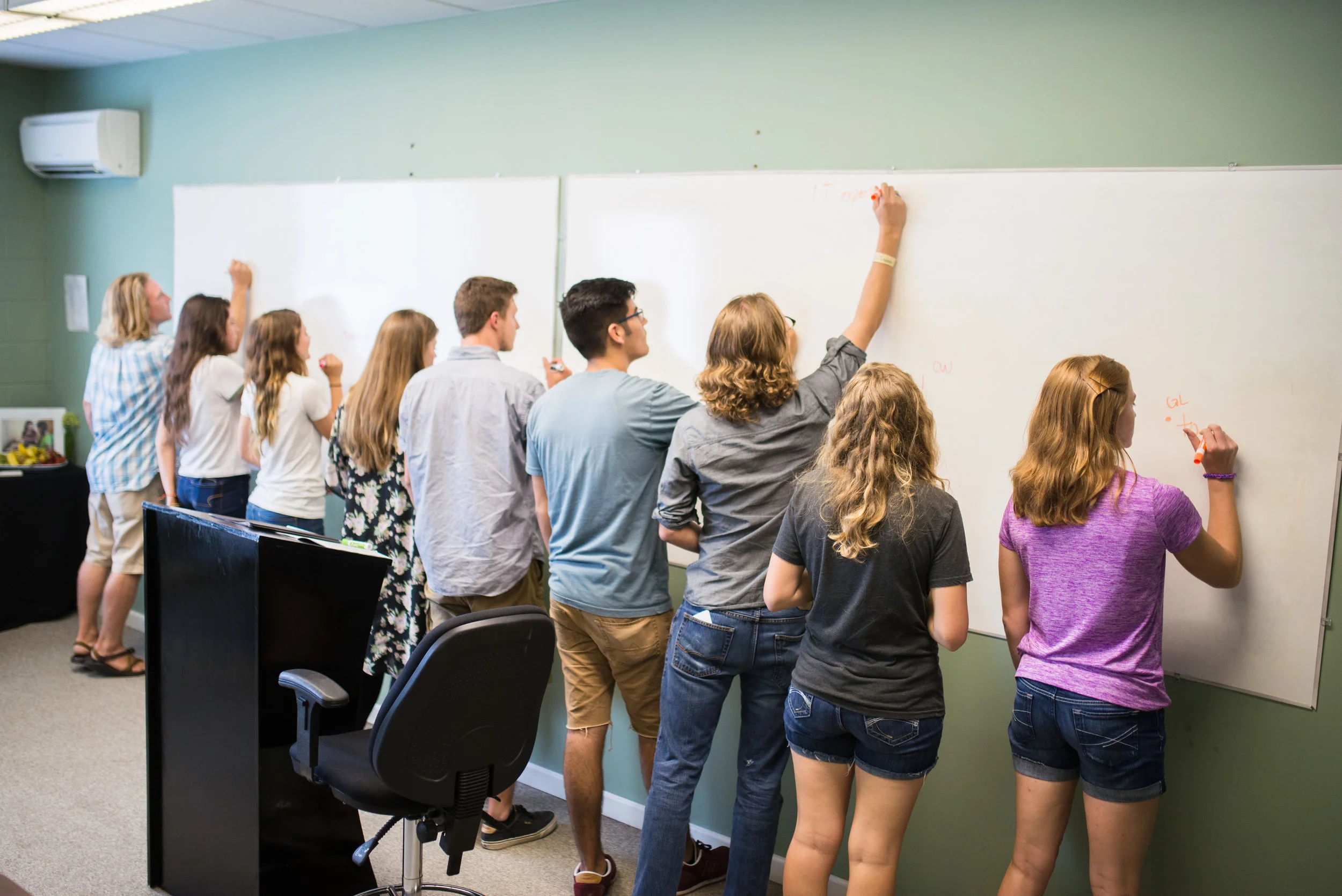 The Institute for G.O.D. Int'l welcomed a healthy batch of new students this fall. Young people from Montana, Indiana, Illinois, Ohio, Arkansas to right here in Nashville enrolled in our undergraduate program where they will take courses focused around Biblical Studies and Community Development. 