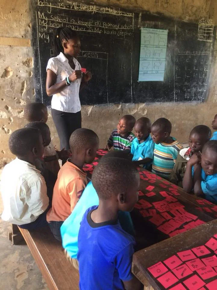 EA Institute student, Miriam, is being trained by our cooperative and teacher, Annette to teach in the classroom. Above, she facilitates a game with sight words for the students, inspired from a teacher training seminar offered to them last summer by Rachel Hartnell. 