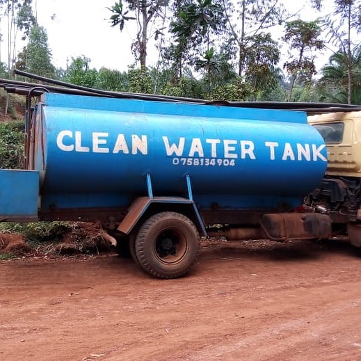 Although water-tanker-trucks are not a sustainable community water source, they temporarily alleviate the burden people face in drought stricken areas where infrastructure is not set up well to serve its community.
.
In times of crisis like the drought one Kenya is facing, these trucks have been able to deliver water to people we know and love. We are thankful!
🙏🏼 .
#NuWaterWorks2019 #godeastafrica #godintl #watertanktruck