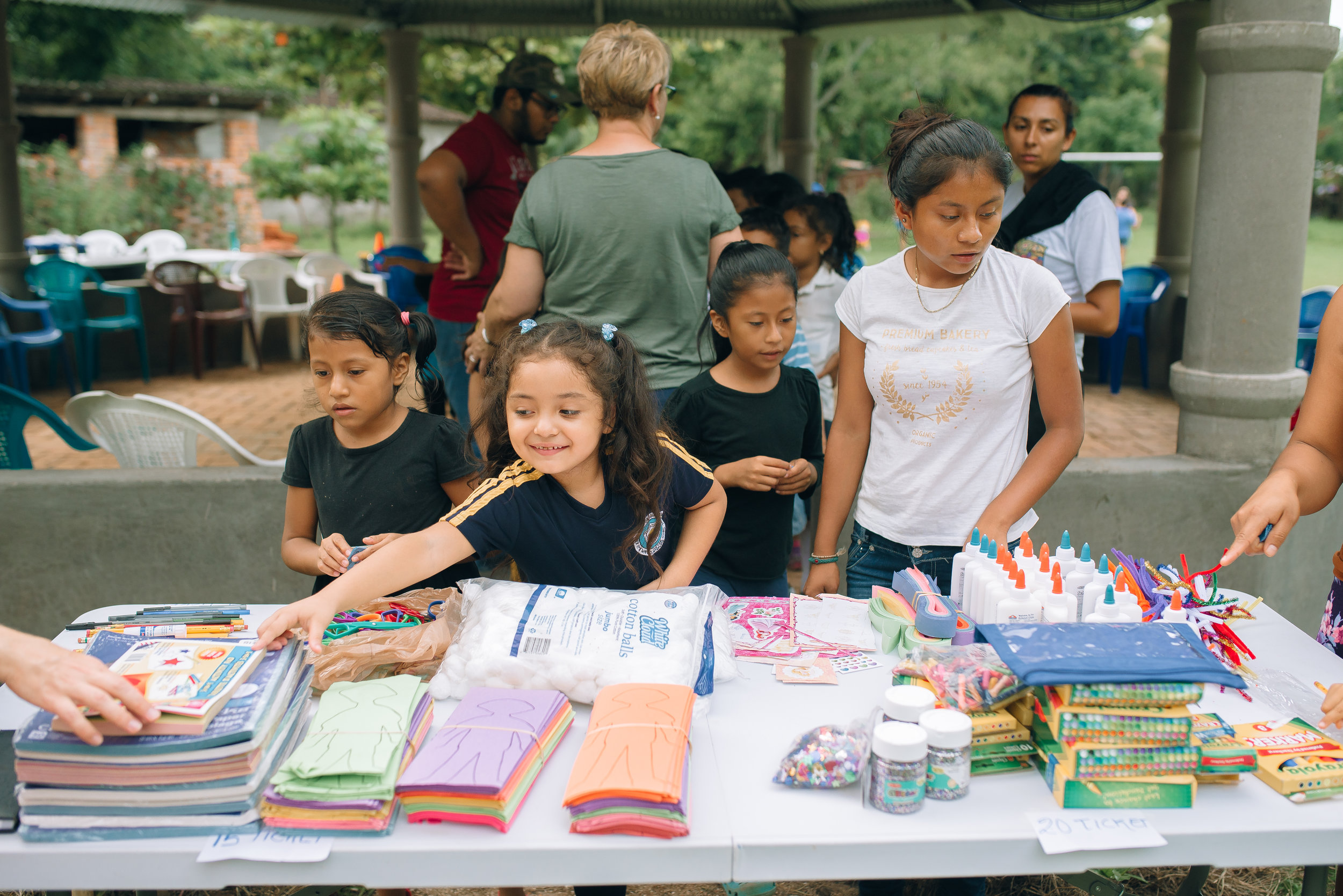 On the team’s last day in Sitio, we hosted a Kids Carnival! Kids collected tickets as they played the different games, and at the end they could use their tickets to purchase something at the prize store! All of the prizes were donations brought by the friends and family visitors.