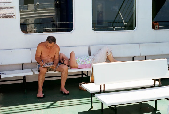 Schwarzes_Meer_ lesendePassagiere_s_2010gesch720.jpg
