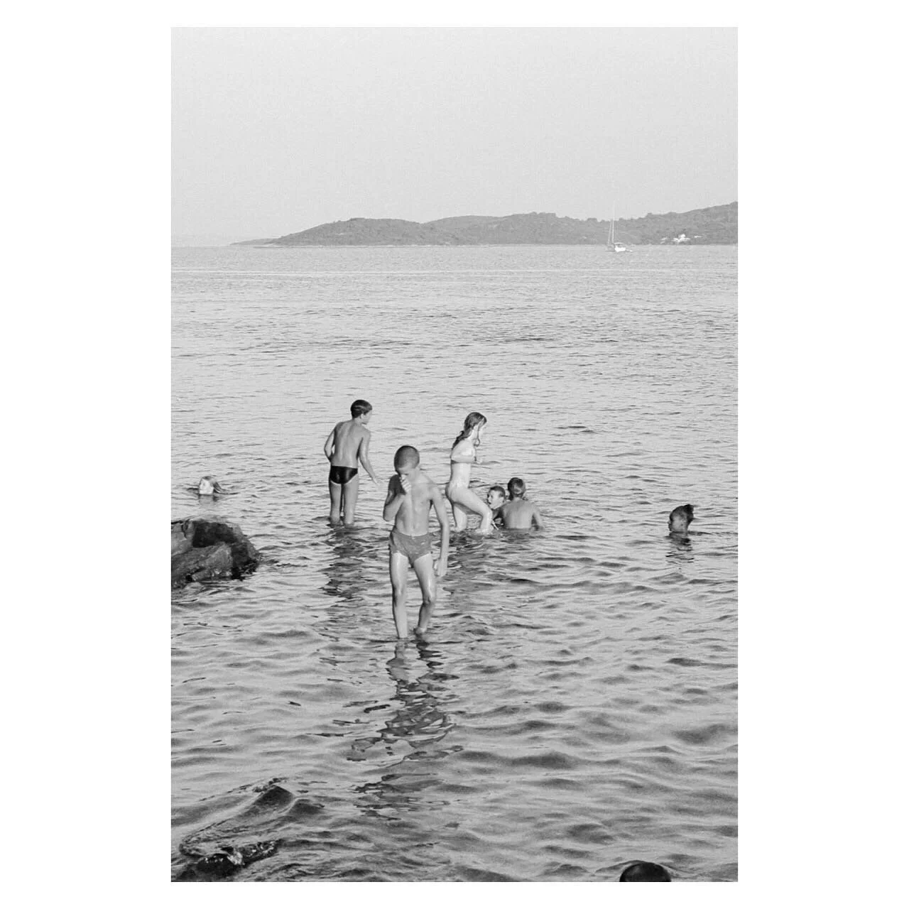 .
.
.
#35mm #analogphotography  #analog #filmphotography #ishootfilm #portra #ignant #contemporaryphotography #ifyouleave #foammagazine #humbleartsfoundation #humbleweekendz #phasesmag #lensculture #gupmagazine #somewheremagazine #theheavycollective 